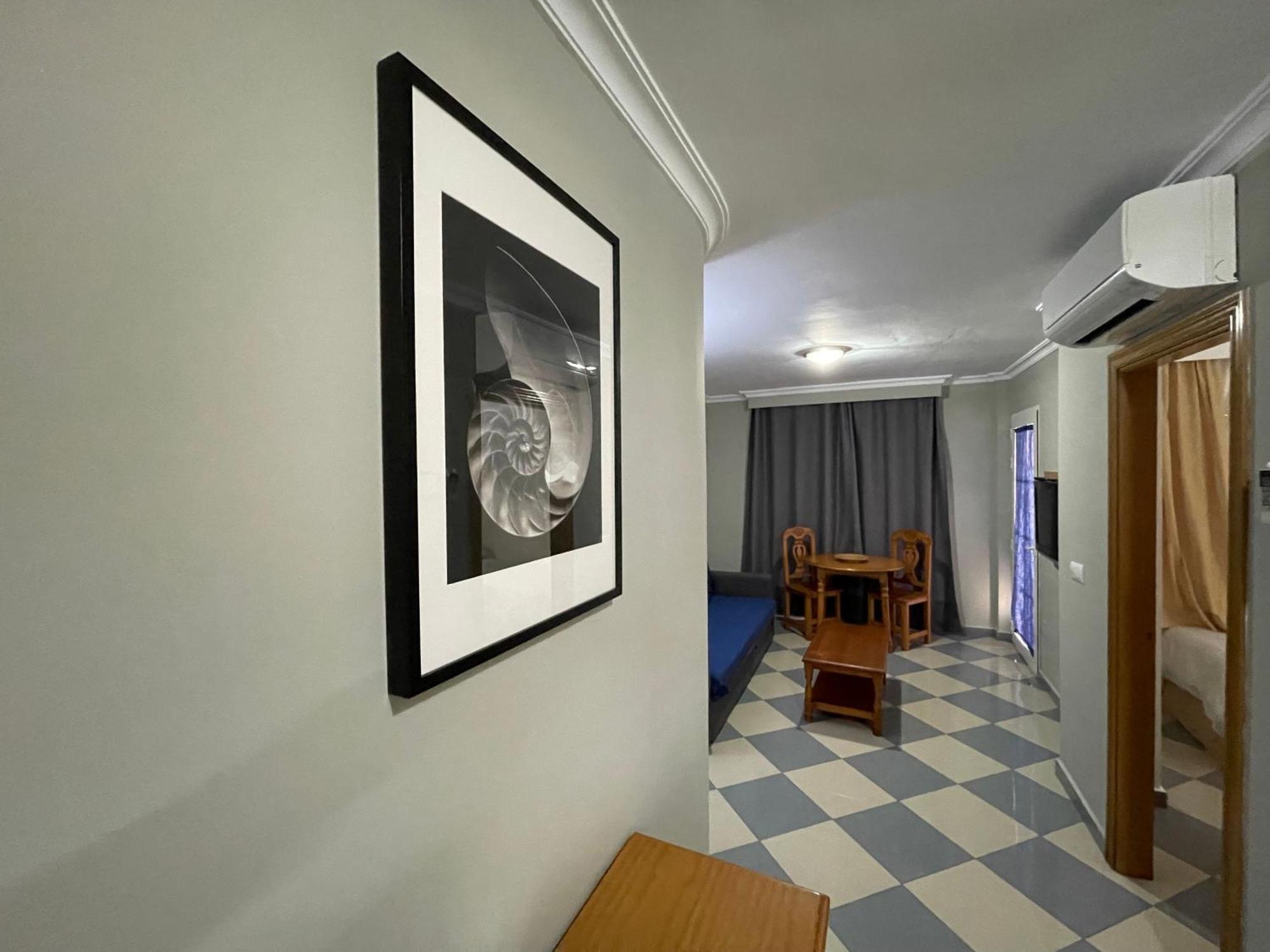 Apartamentos Nina De Oro توريمولينوس المظهر الخارجي الصورة