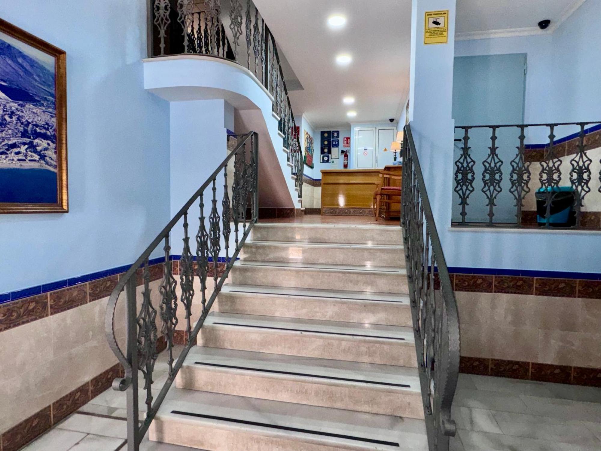Apartamentos Nina De Oro توريمولينوس المظهر الخارجي الصورة