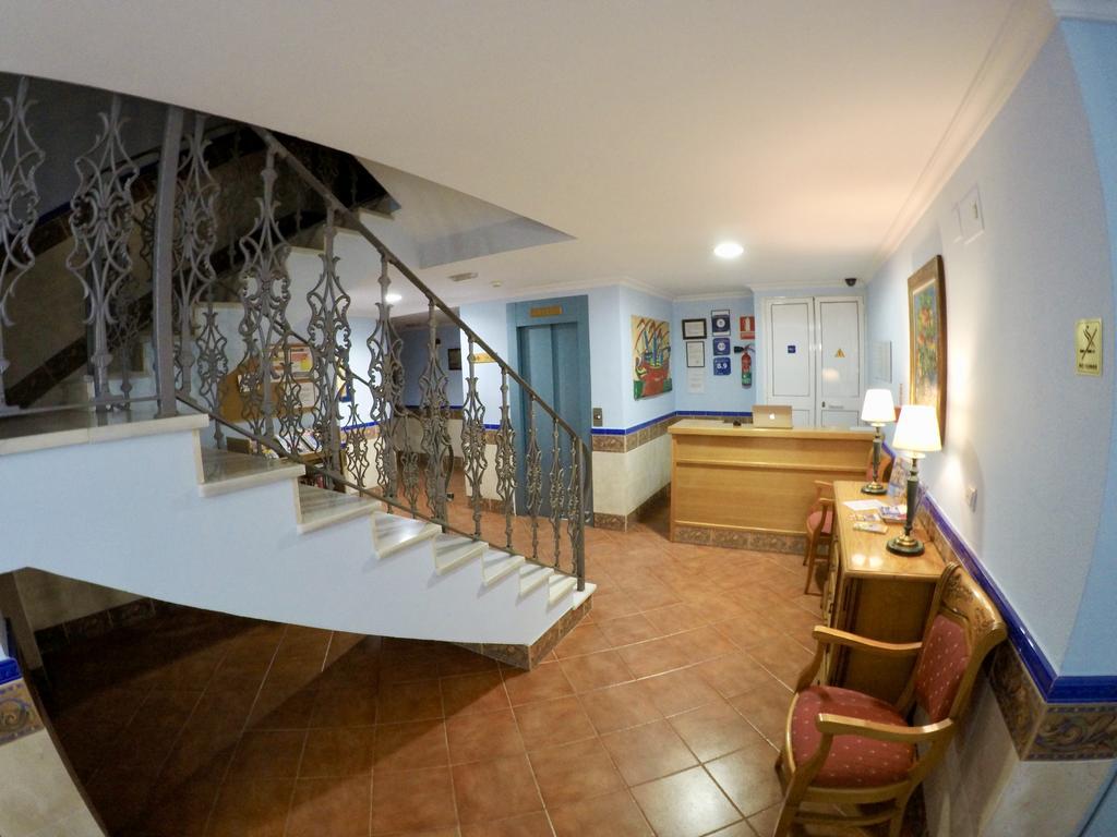 Apartamentos Nina De Oro توريمولينوس المظهر الخارجي الصورة