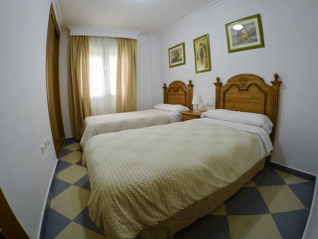 Apartamentos Nina De Oro توريمولينوس المظهر الخارجي الصورة