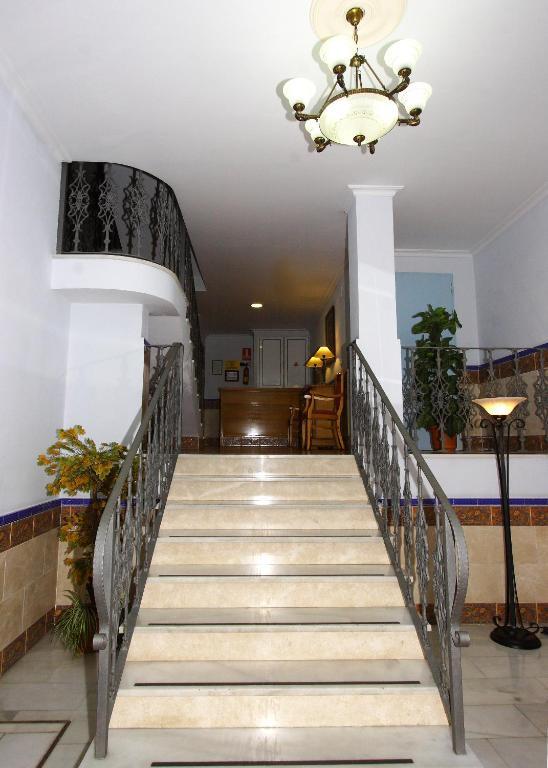 Apartamentos Nina De Oro توريمولينوس المظهر الخارجي الصورة