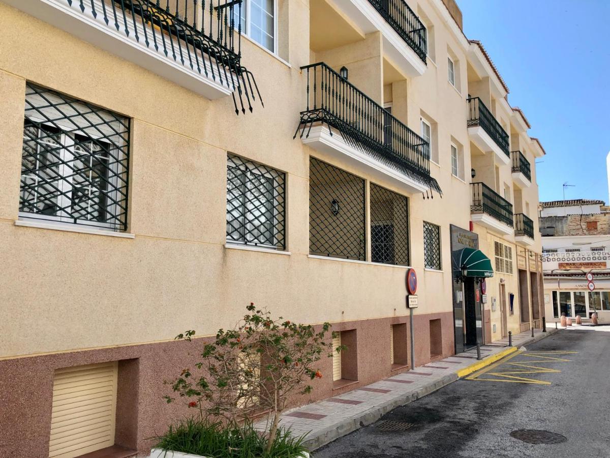 Apartamentos Nina De Oro توريمولينوس المظهر الخارجي الصورة